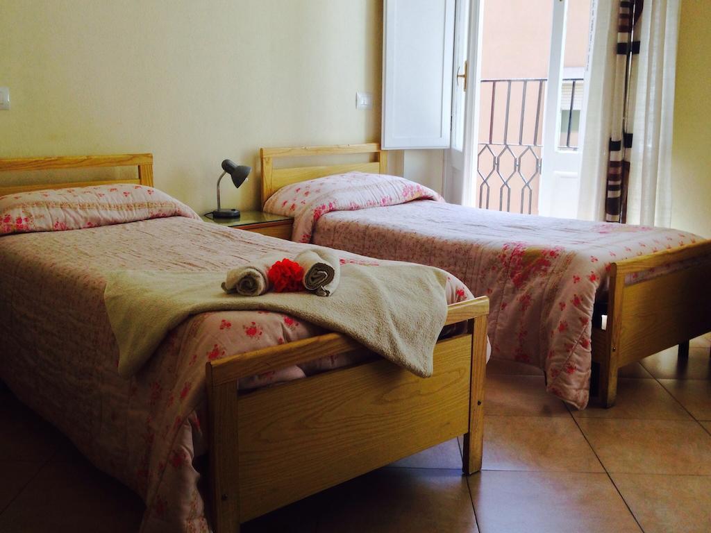 Albergo La Perla カリアリ 部屋 写真
